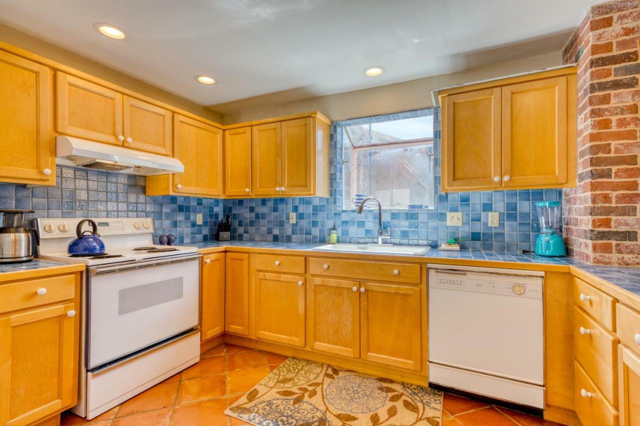 Villa Rockaway Breeze Rockaway Beach Esterno foto